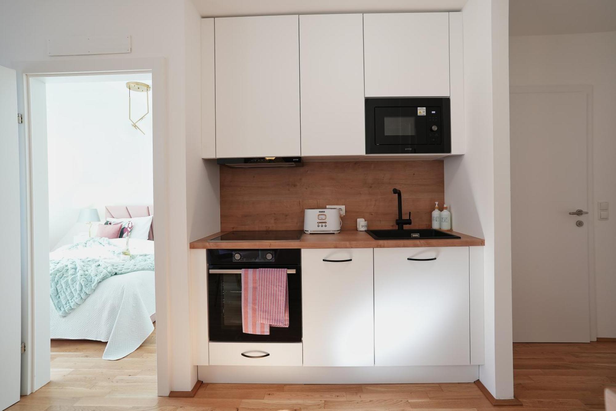 Modern Design Meets Green Comfort - Stay In Style At Carl'S Design Residences L Parking & Great Connection To City Center Виена Екстериор снимка