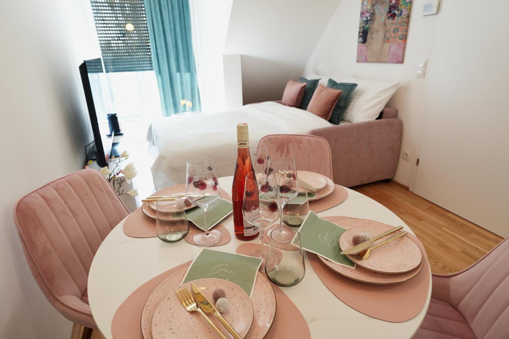 Modern Design Meets Green Comfort - Stay In Style At Carl'S Design Residences L Parking & Great Connection To City Center Виена Екстериор снимка